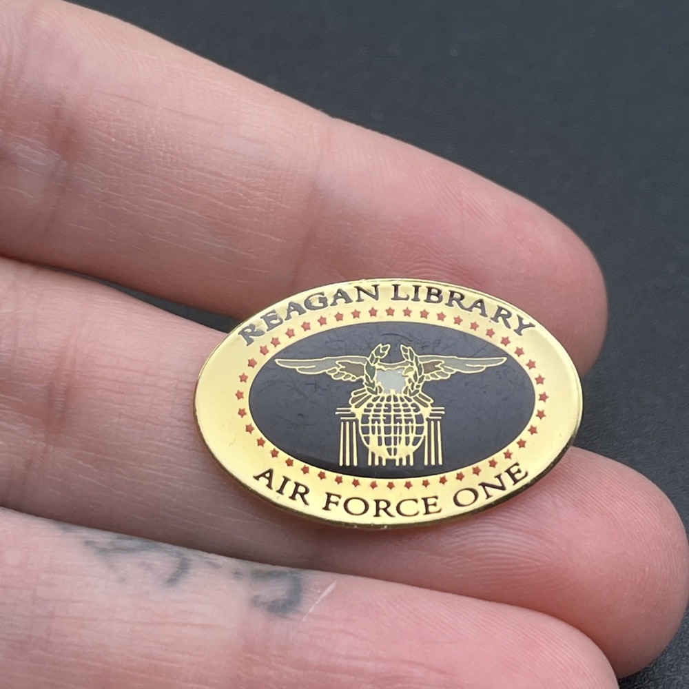 Ronald Reagan Library‎ Air Force One Lapel Hat Pin